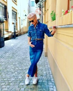Małgorzata Osuch w denimowej stylizacji